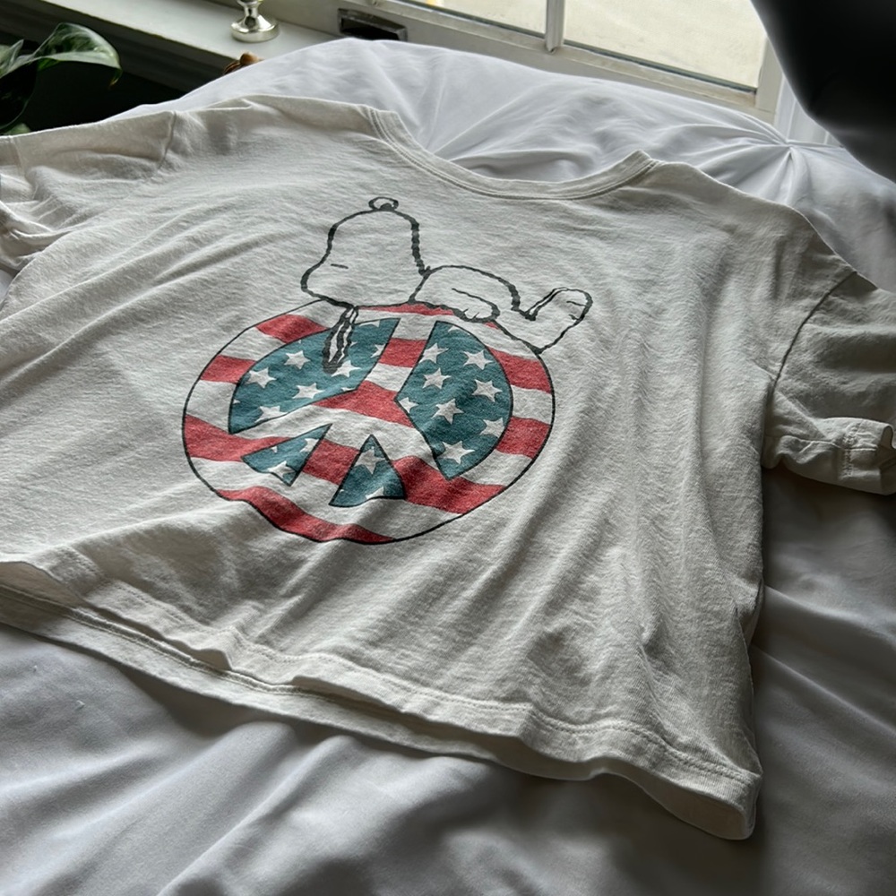 Women snoopy cropped shirt